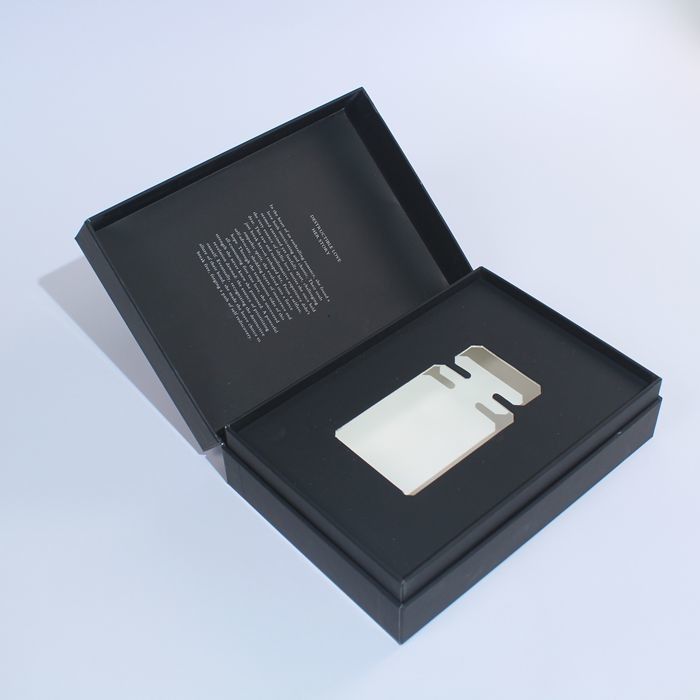 White And Black Perfume Gift Box Piccole scatole di imballaggio adatte per la cura della pelle con logo personalizzato