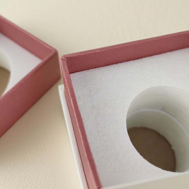 Scatola per profumi biodegradabile stampata su misura con chiusura magnetica 8*4*15 cm per imballaggi di lusso