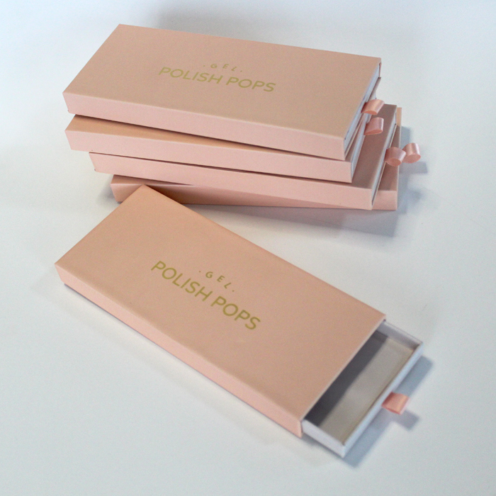 Scatola per unghie finte di lusso con laminazione lucida, rivestimento UV e verniciatura per manicure di bellezza