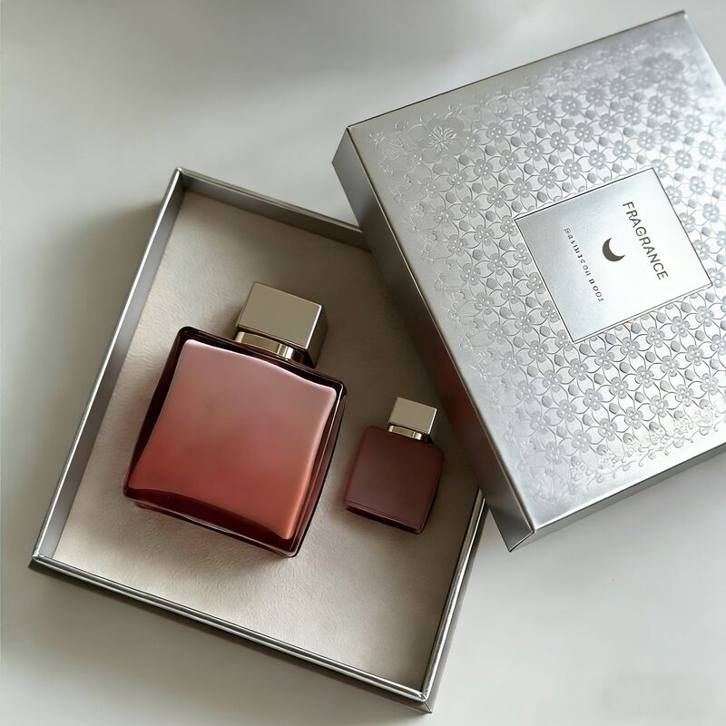 Scatola Regalo Profumo con Logo Personalizzato e Stampa a Caldo Argentata su Cartone Certificato FSC da 350 g/m² per Confezioni di Fragranze di Lusso