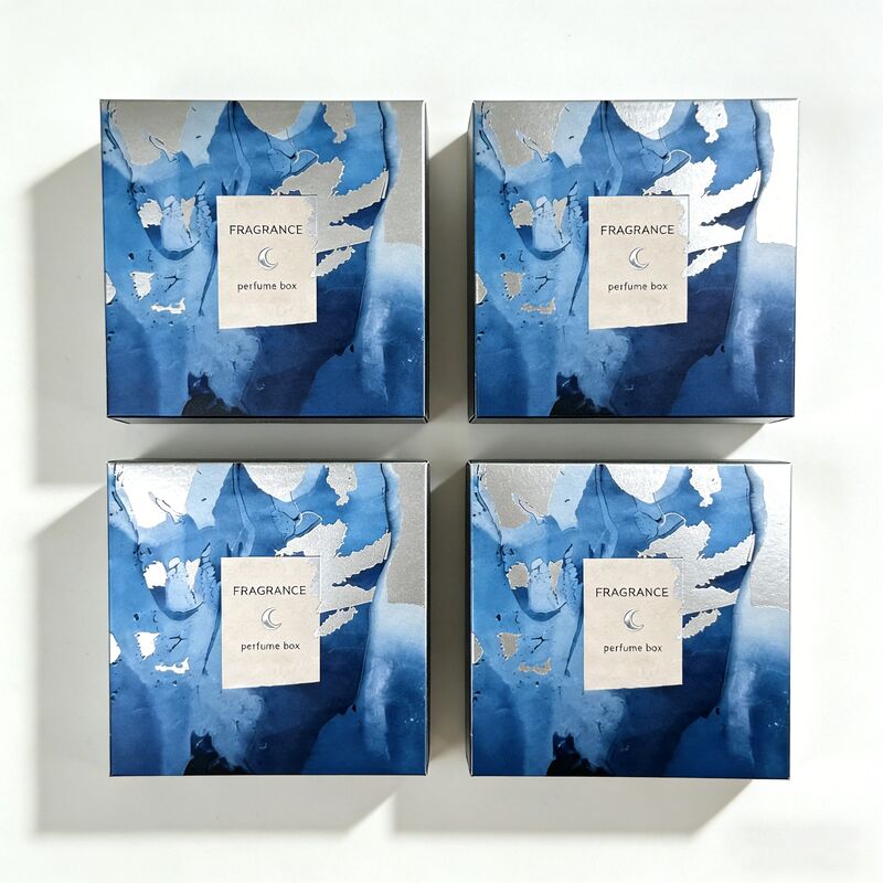 Scatola Regalo Profumo con Logo Personalizzato e Stampa a Caldo Argentata su Cartone Certificato FSC da 350 g/m² per Confezioni di Fragranze di Lusso