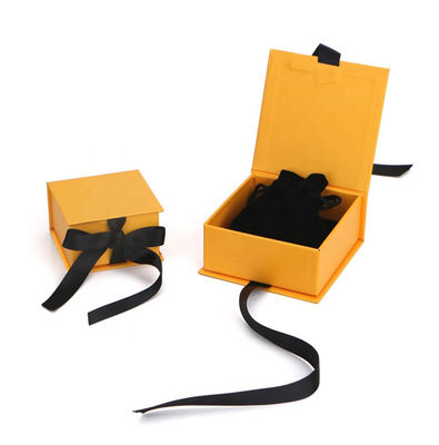 Nastro giallo semplice del raso del nero del contenitore di regalo per trasporto dell'orecchino di Jewerly
